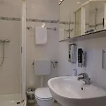 Hotel Xantener Eck 2*